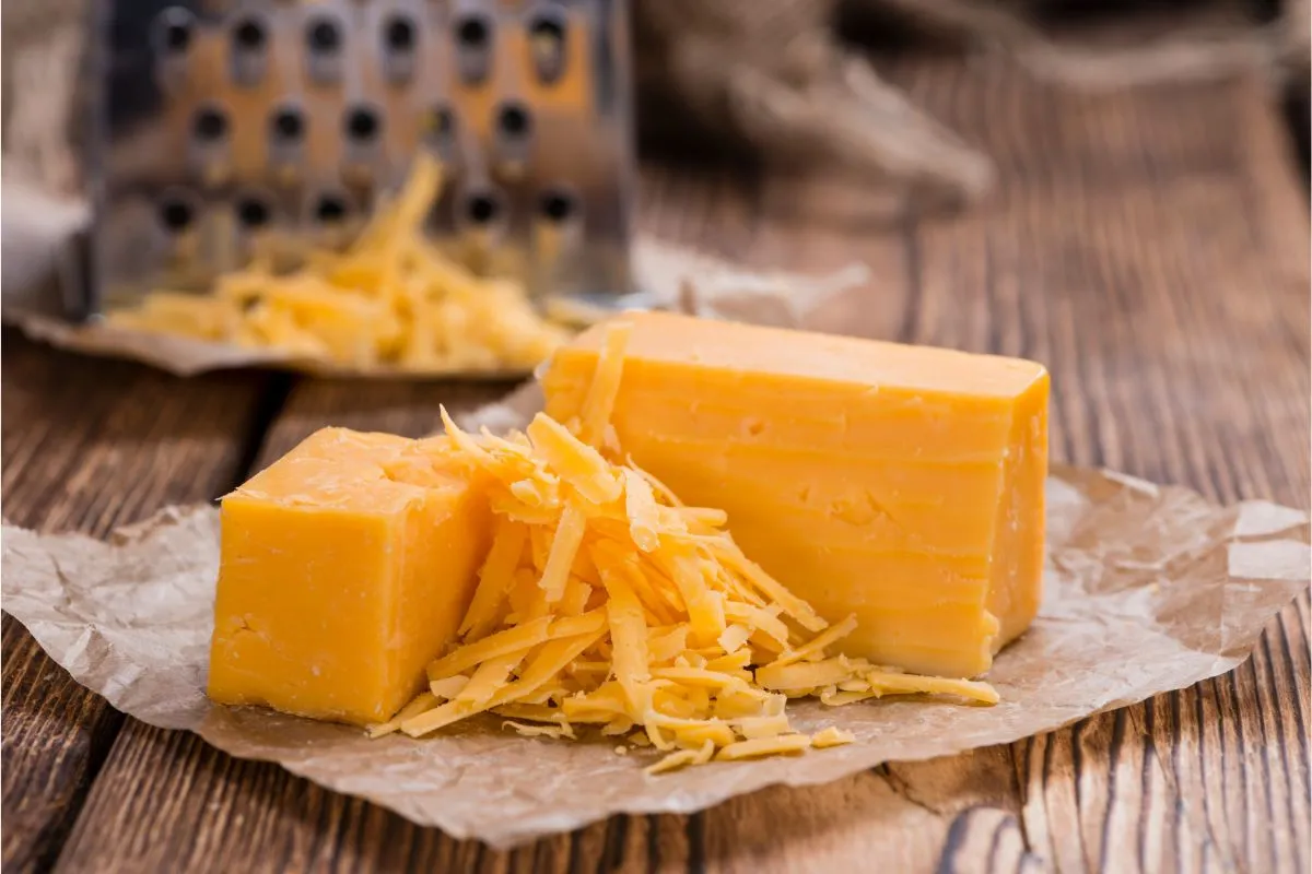 queso cheddar rallado