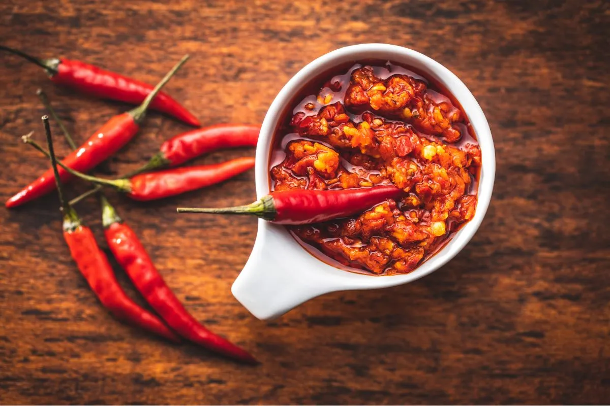 pasta de chile rojo picante y guindilla