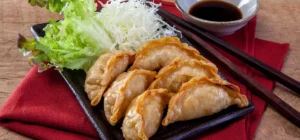 gyoza de albondigas fritas